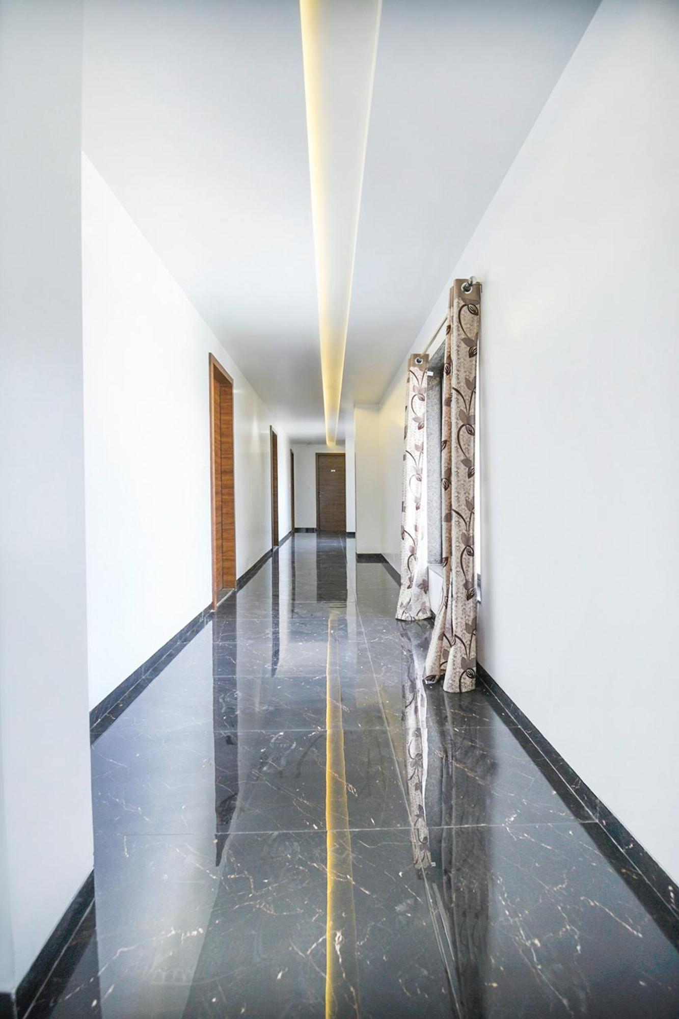 Oyo Flagship Hotel Shreeyash Executive Mangvadi Exterior photo